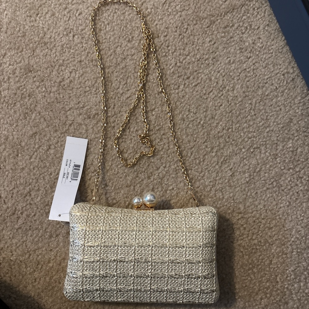 Elegant Beige Woven Clutch Bag with Gold Chain